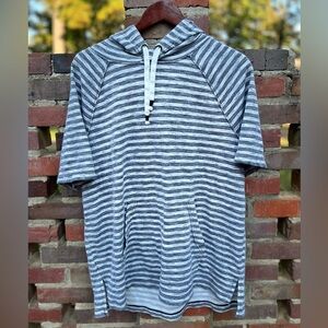 Aeropostale White and Gray Collar Short Sleeve Sweatshirt